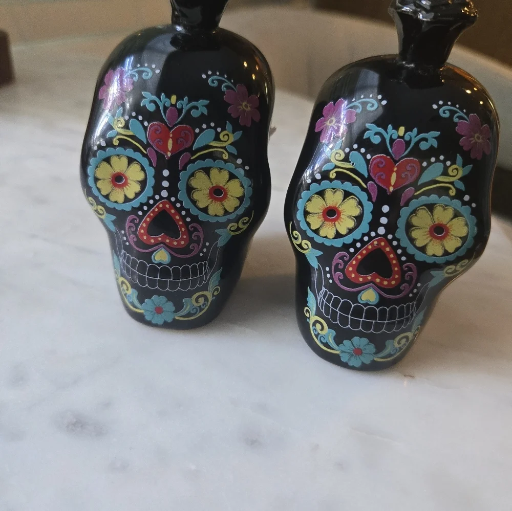 Day of the Dead Skull Salt & Pepper Shakers Set – Colorful Floral Design